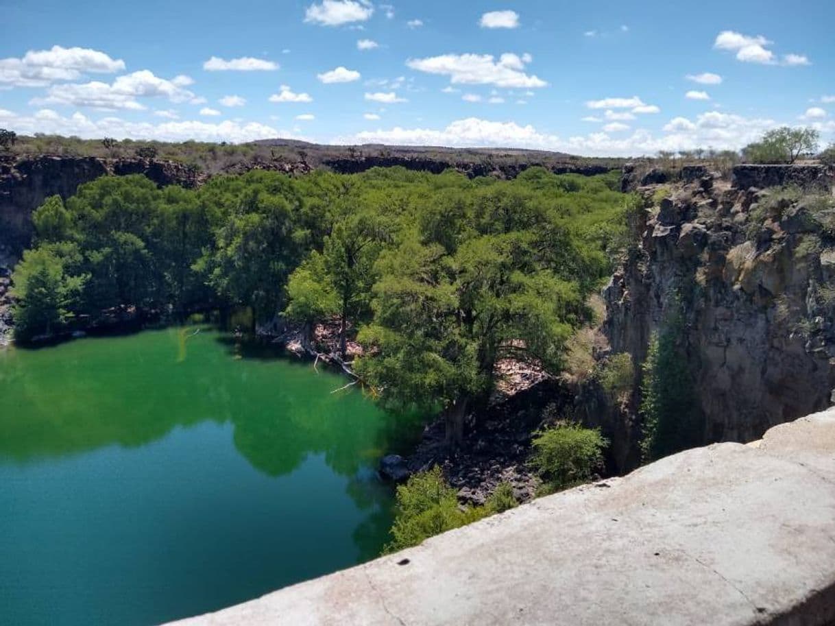 Lugar El Saltito