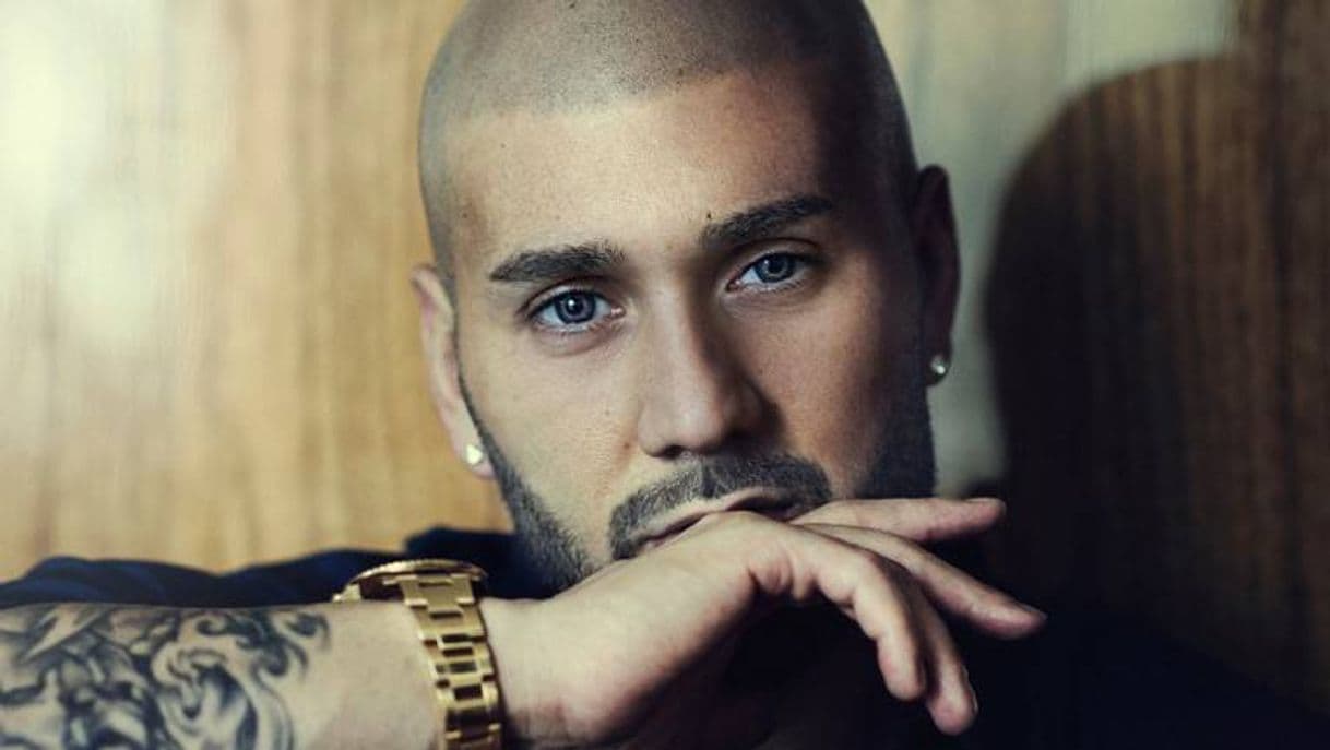 Canción What Kinda Girl - Massari