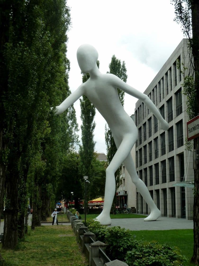 Place „Walking Man“