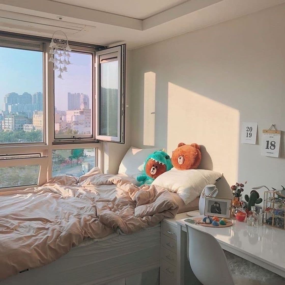 Fashion bedroom aesthetic☁️💛