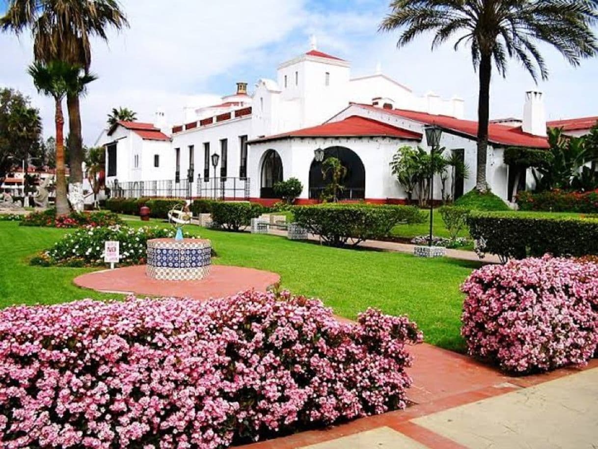 Place Centro Social, Cívico y Cultural Riviera de Ensenada