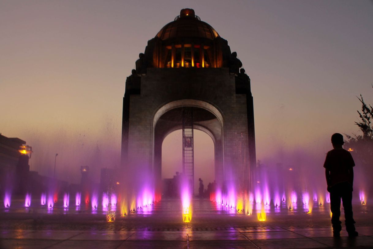 Place Monumento a la Revolucion