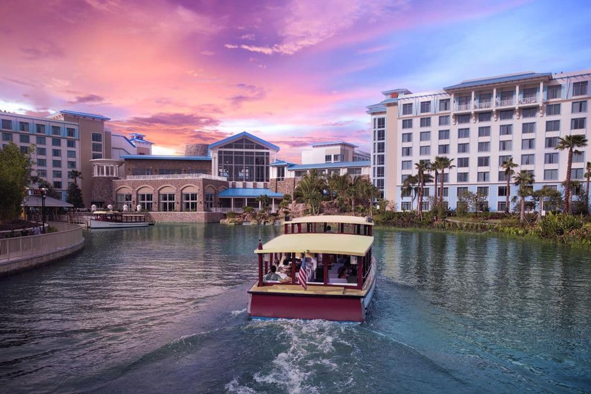 Lugar Loews Sapphire Falls Resort