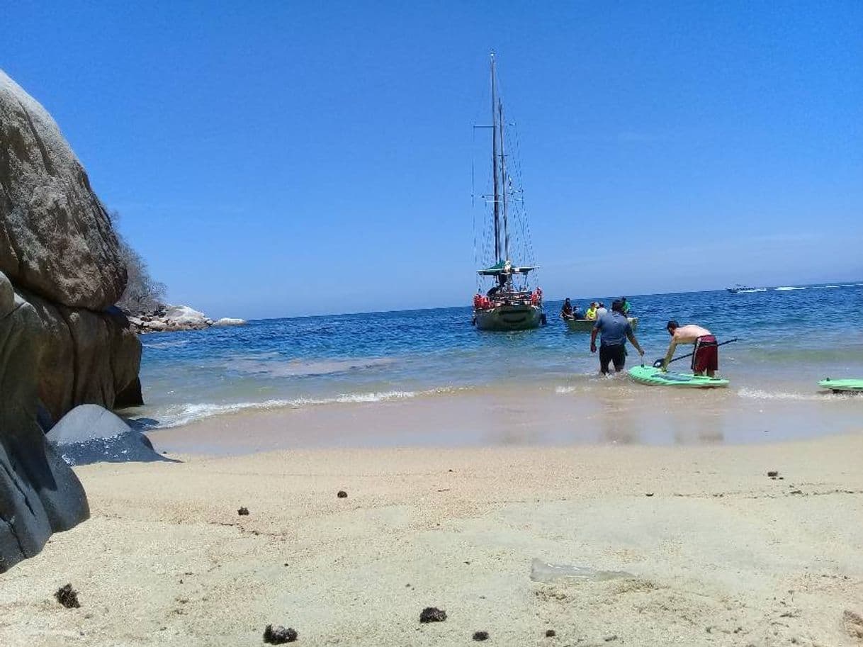 Lugar Colomitos Beach