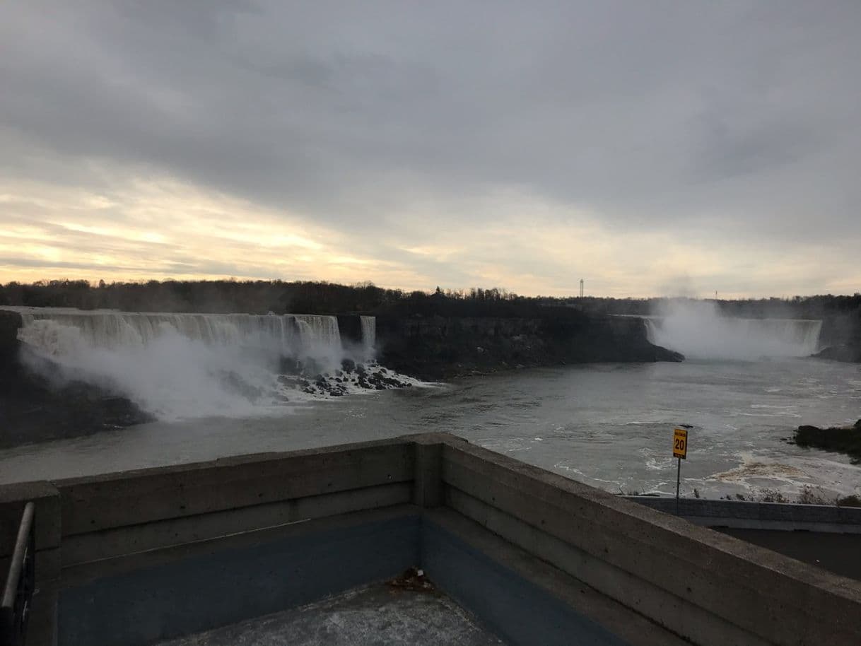 Place Niagara Falls