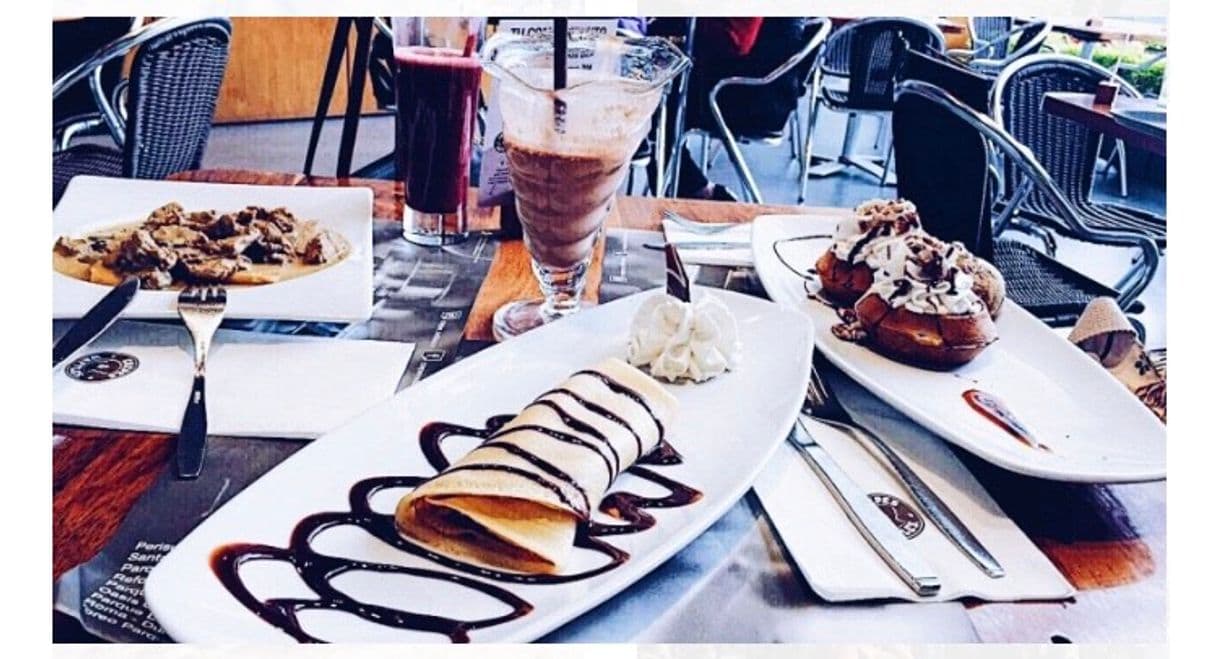 Lugar Crepes & Waffles