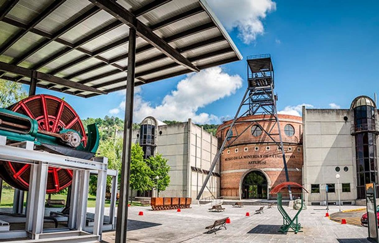 Lugar MUMI Museo de la Minería y de la Industria