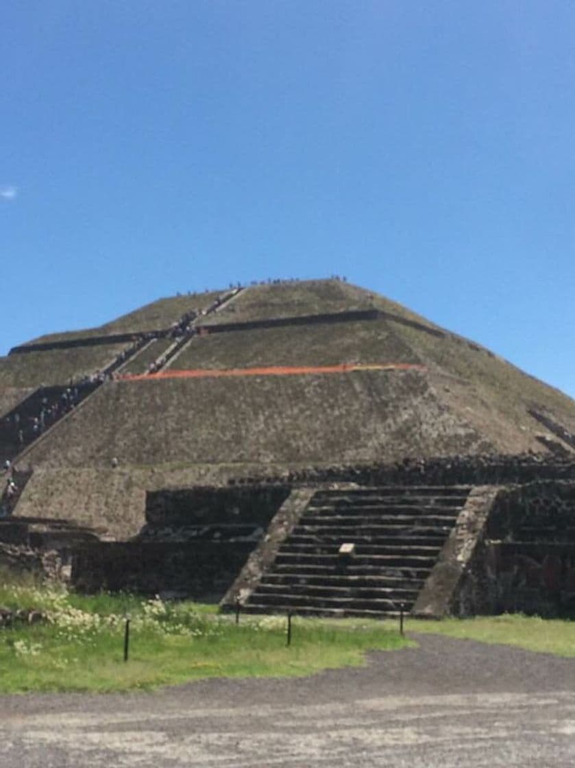 Place Piramides De Teotihuacan