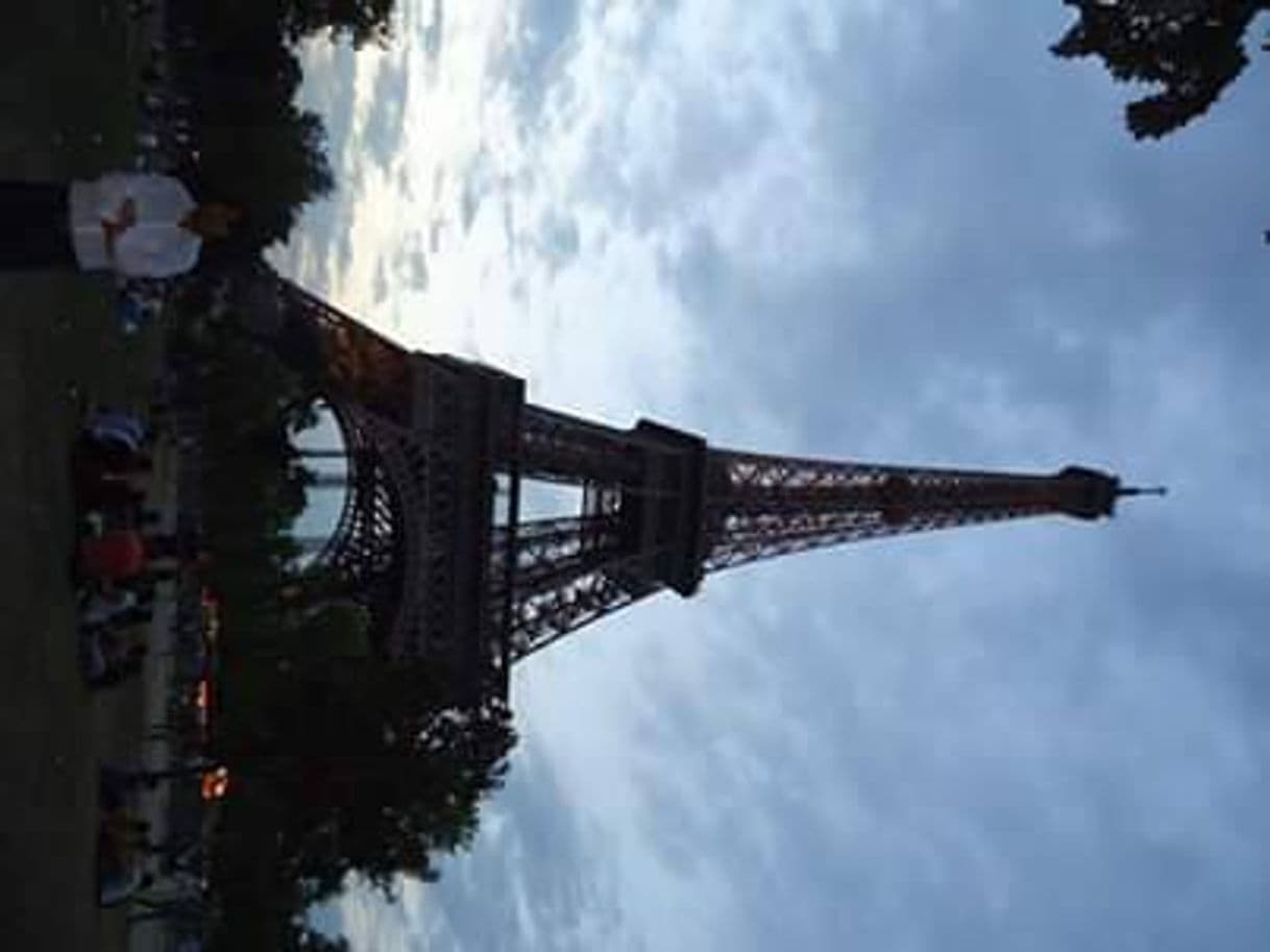 Place Torre Eiffel