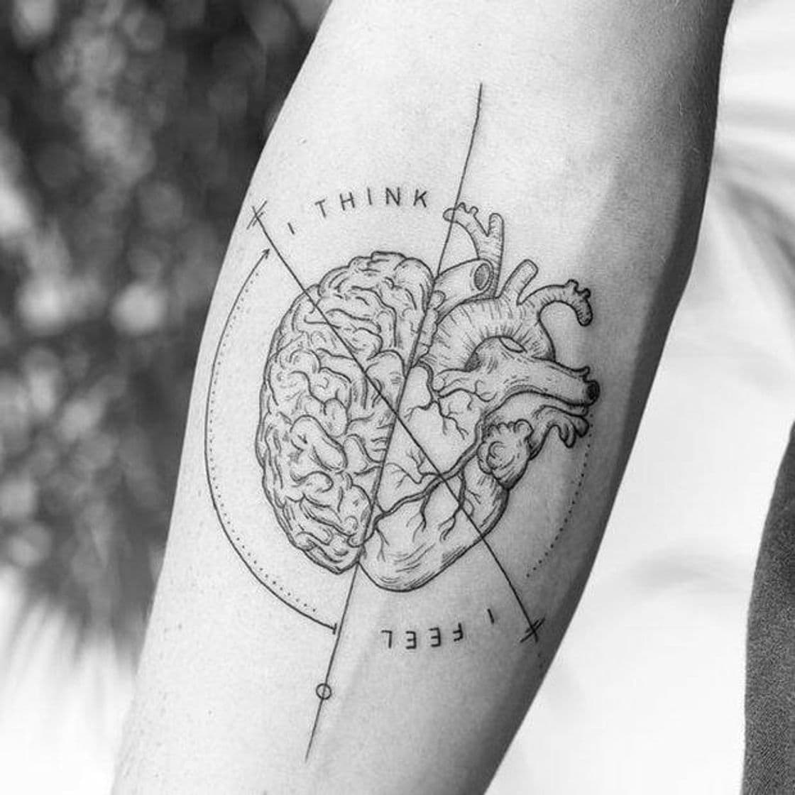 Fashion Tatuaje mitad corazón mitad cerebro 