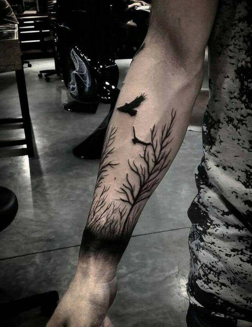 Fashion Tatuaje en el antebrazo de un bosque