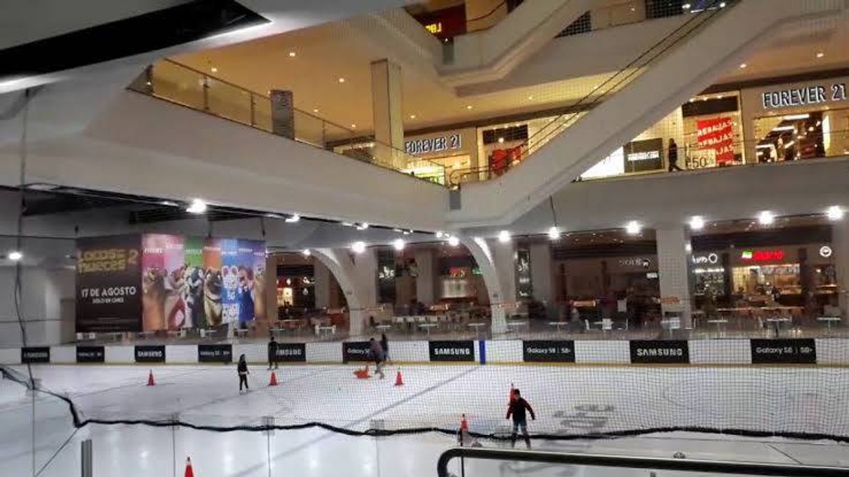 Lugar Pista de Hielo Ice Station en Forum Buenavista, Ciudad de México