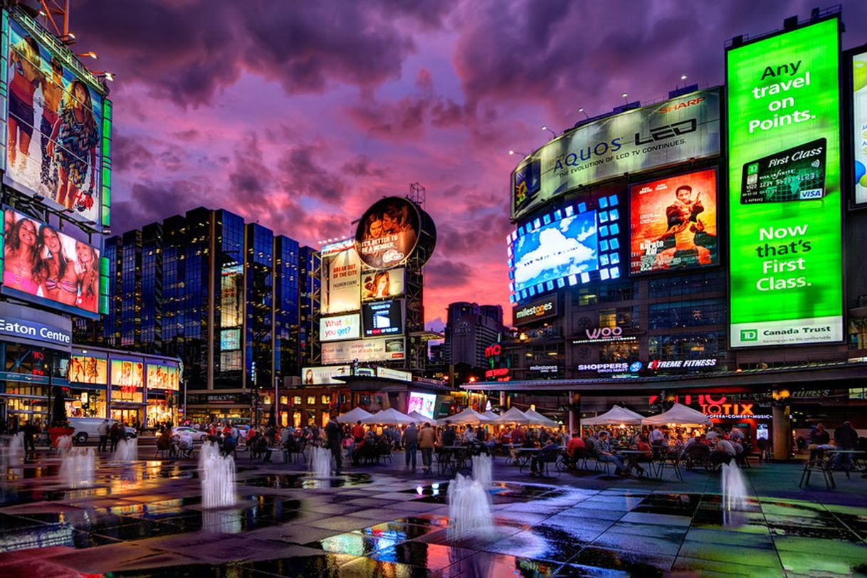 Lugar Dundas Square