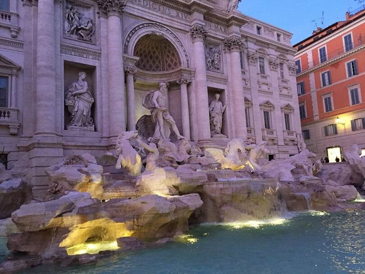 Place Fontana di Trevi