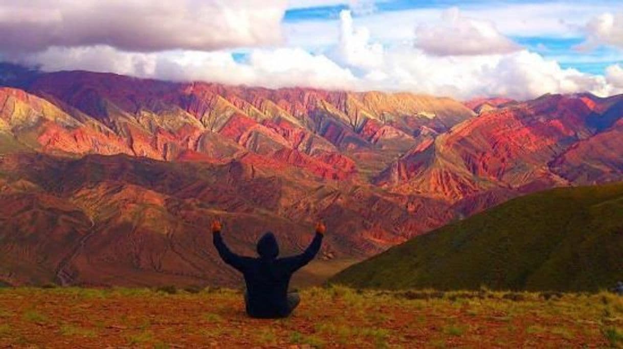 Lugar Mirador: Hornocal o Cerro de 14 Colores