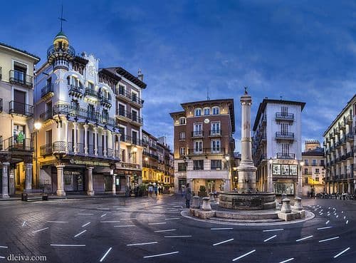 Place Plaza del Torico