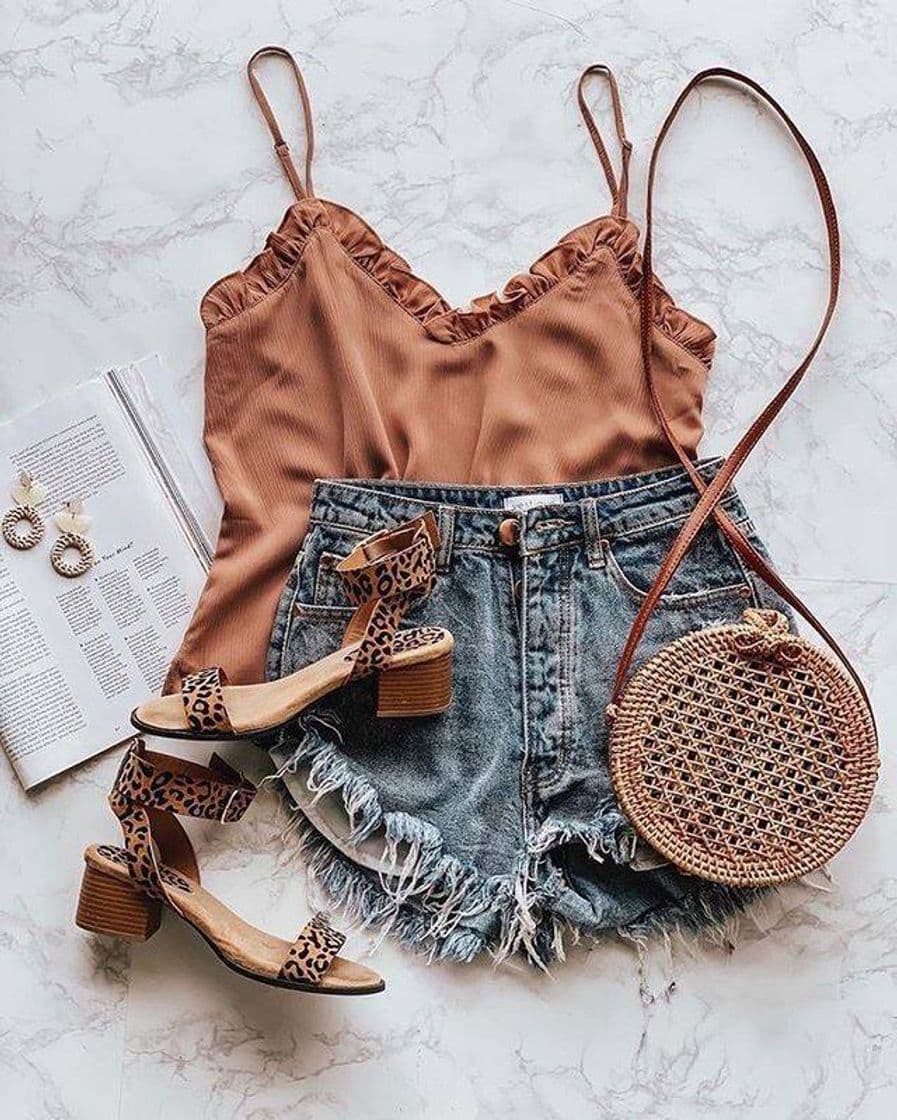 Moda Aquí puedes encontrar ideas para tú outfit del día ☀️