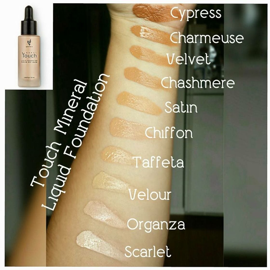 Belleza YOUNIQUE - Base de maquillaje líquida