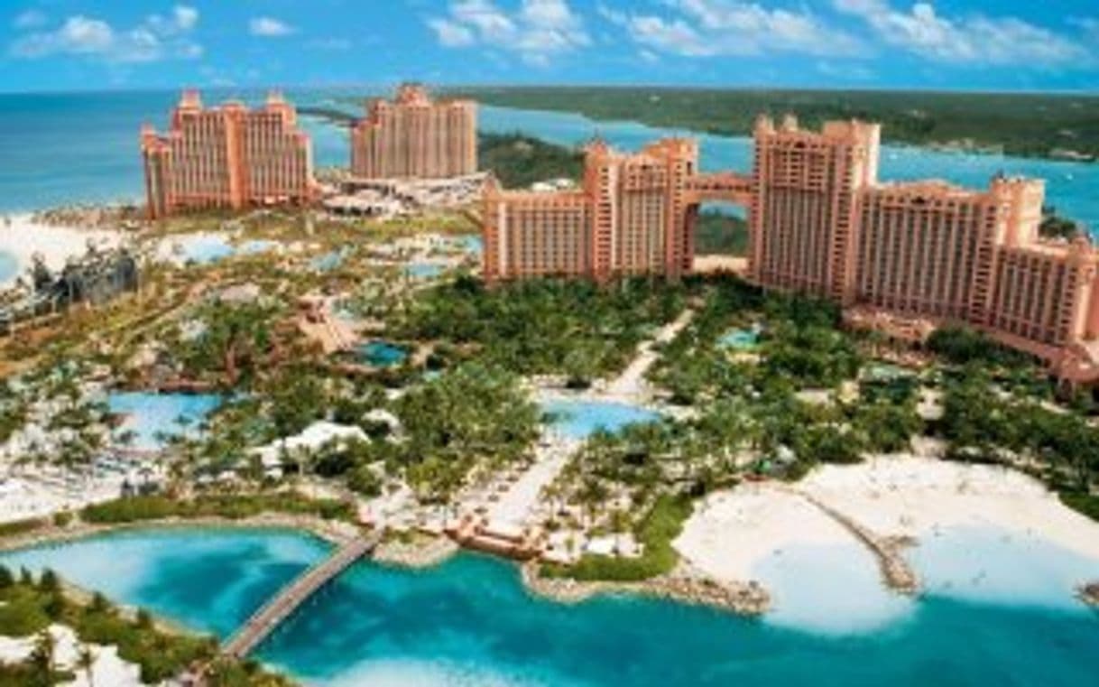 Lugar Atlantis,Paradise Island,Harborside 2br lock off,9 guests, access included, june 10-17,2018