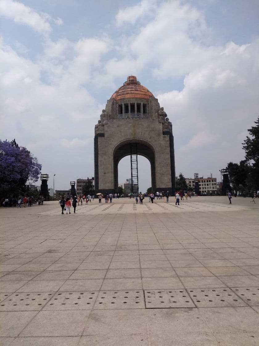 Place Monumento a la Revolucion