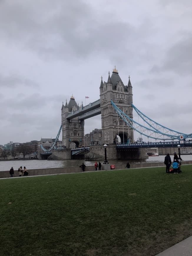 Place Tower Bridge