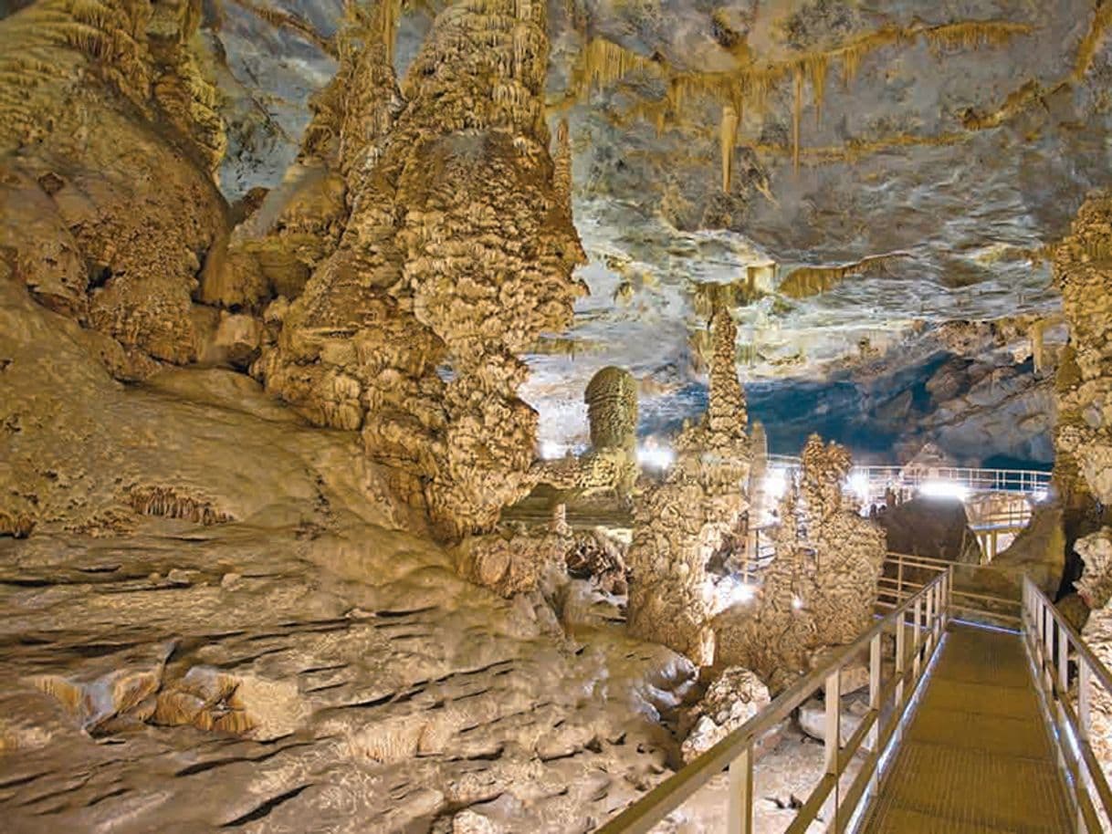 Place Grutas de Bustamante