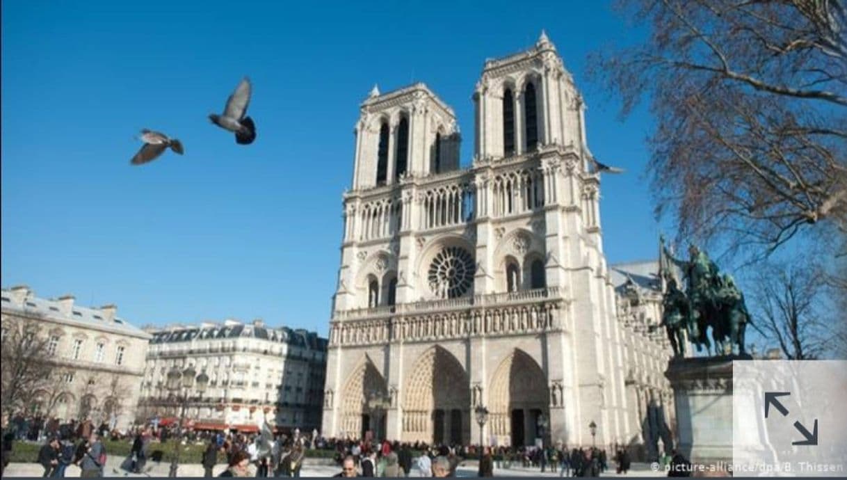 Place Notre Dame