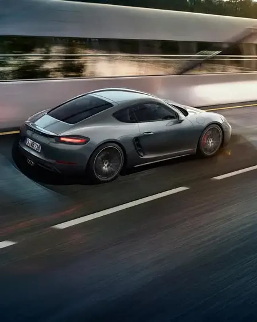 Fashion Porsche 718 Cayman S - Porsche América Latina - Porsche