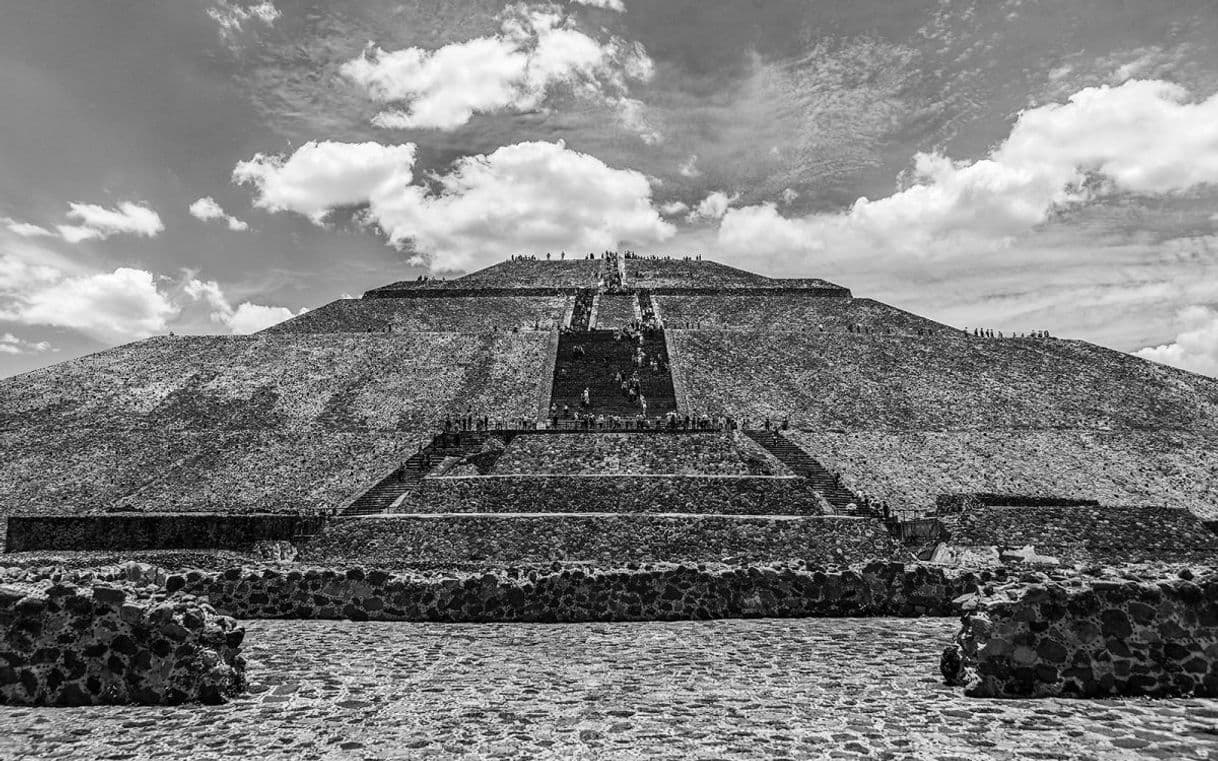 Place Piramides De Teotihuacan