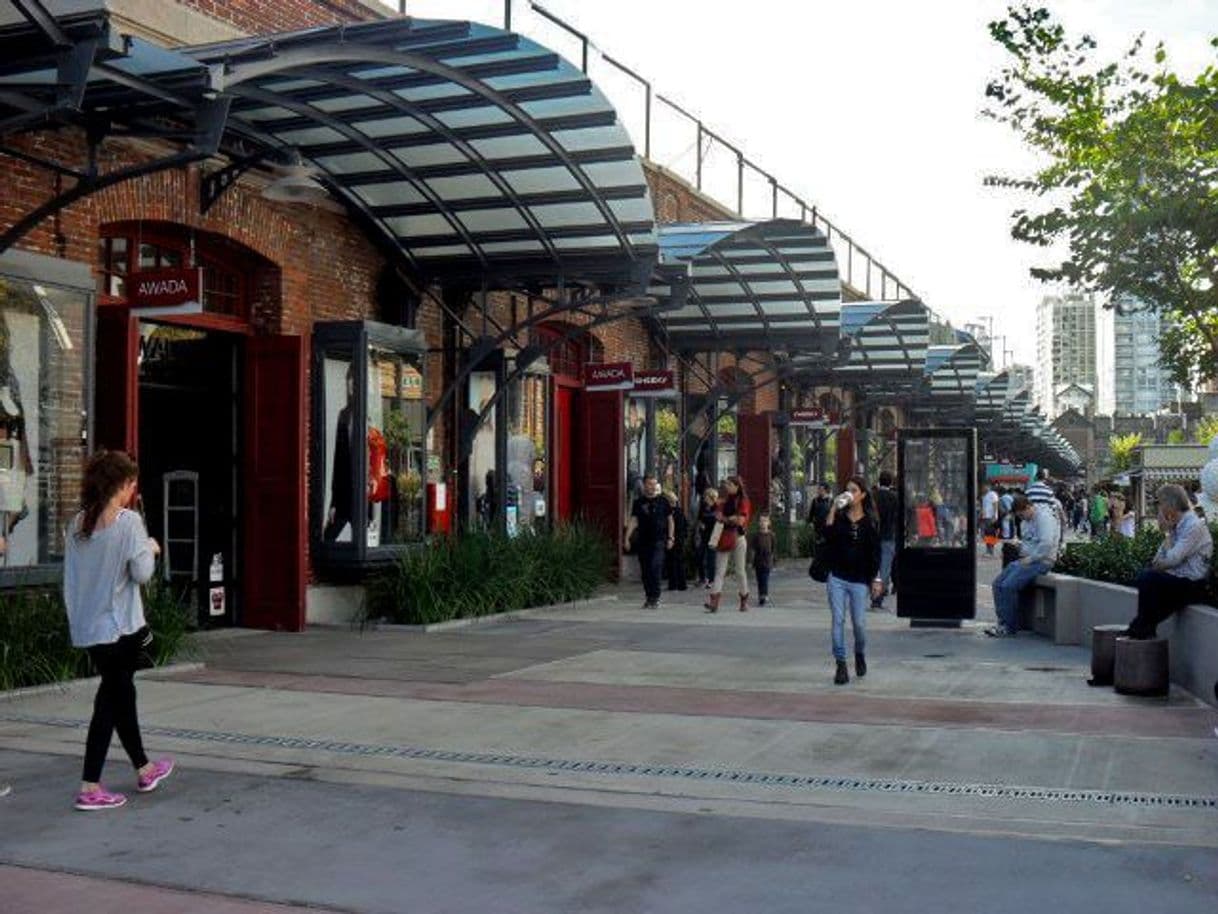 Place Distrito Arcos - Premium Outlet