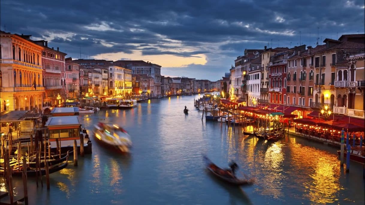 Place Venecia