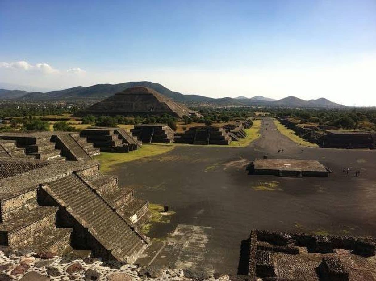 Lugar Piramides De Teotihuacan