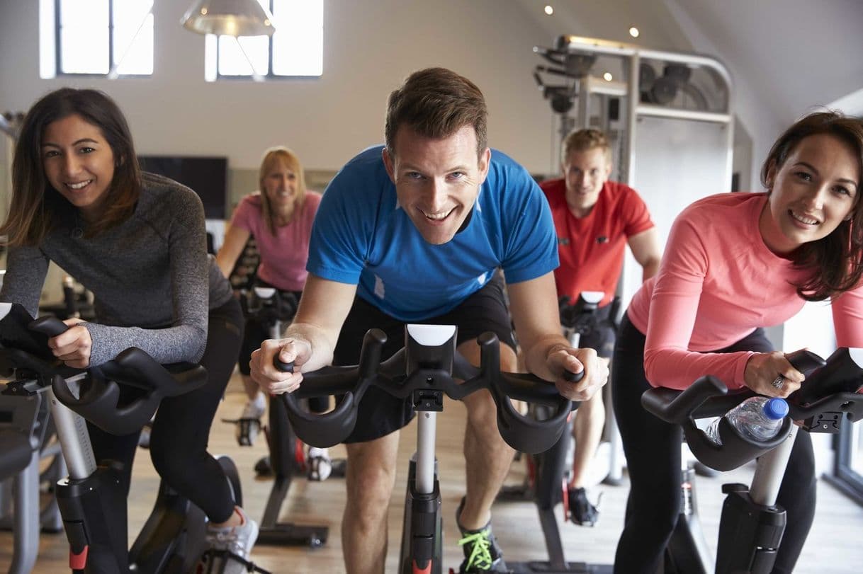 Moda Aquí veo las rutinas para hacer bici estática en casa.