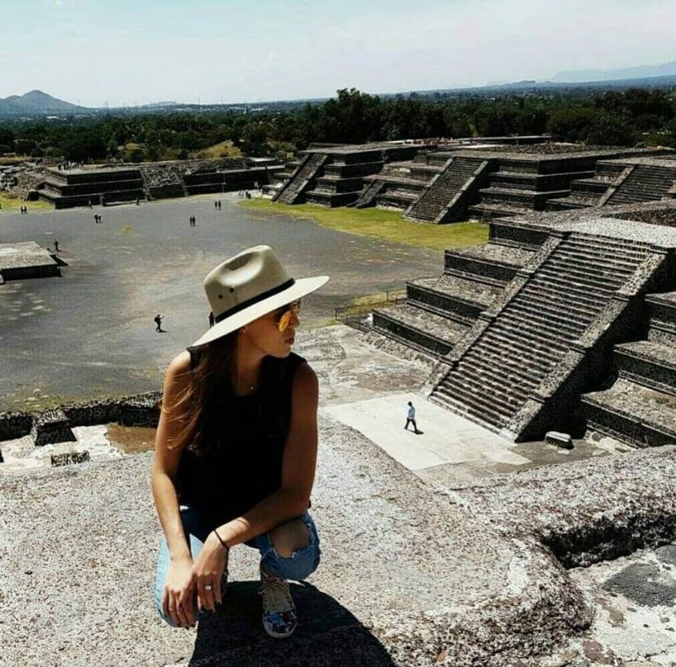 Lugar Teotihuacan Pyramids- Botanical Gardens