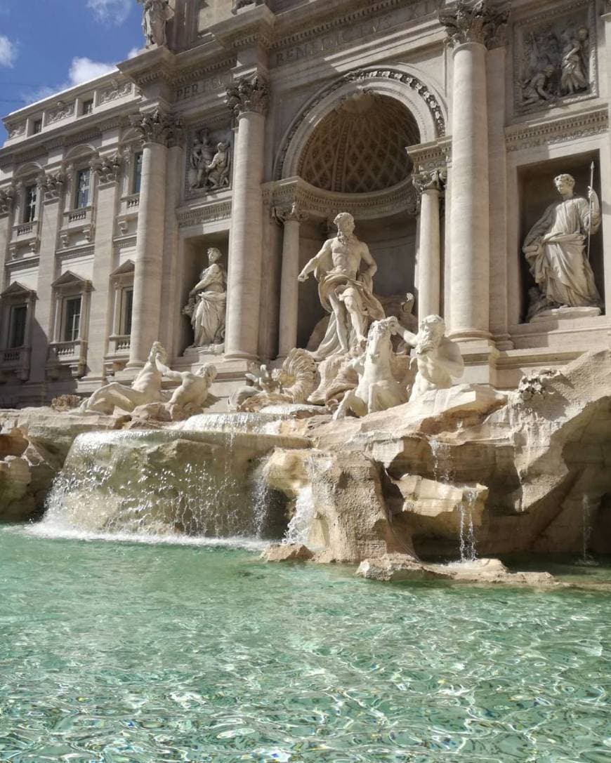 Lugar Fontana di Trevi