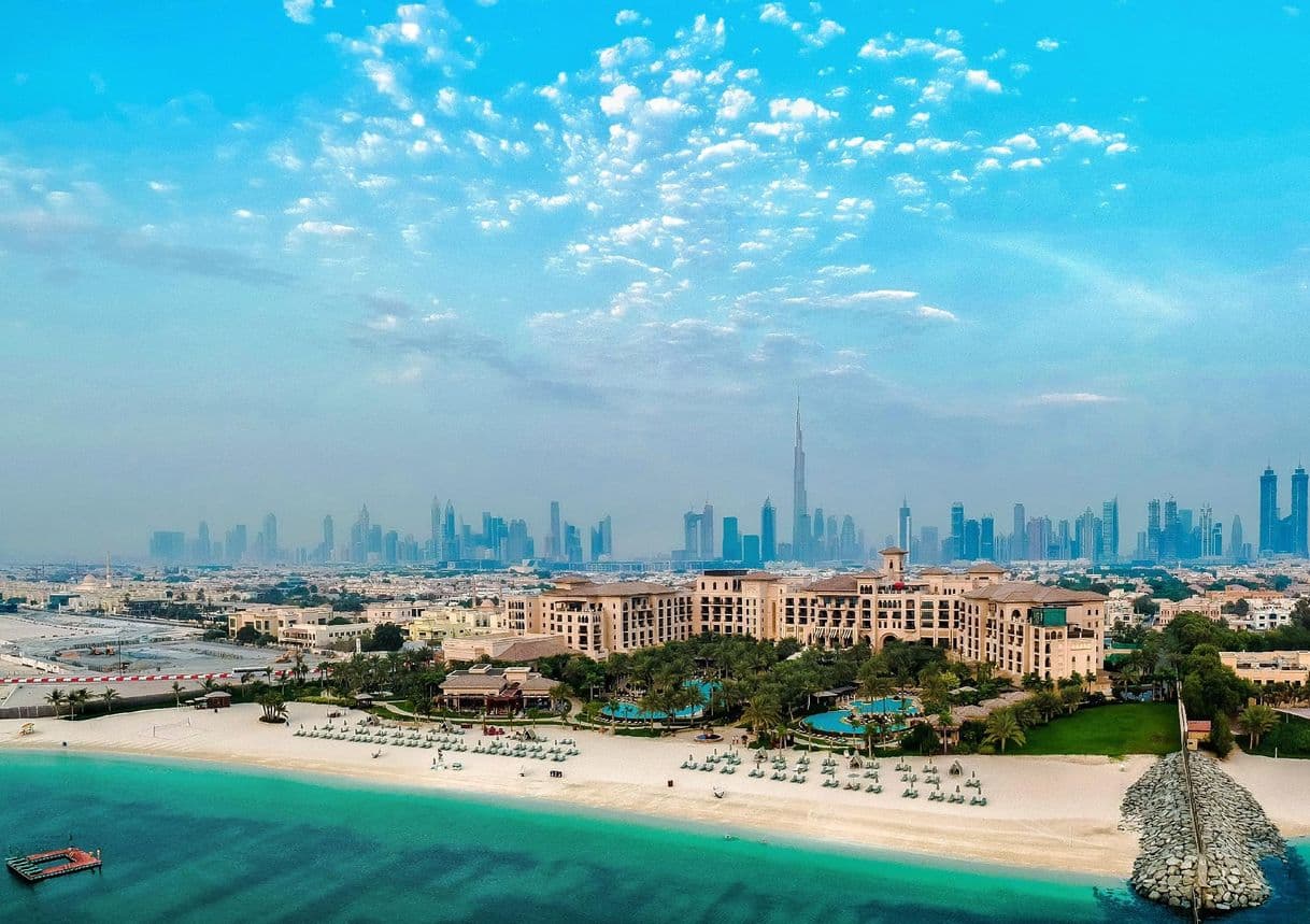 Place Four Seasons Resort Dubai at Jumeirah Beach