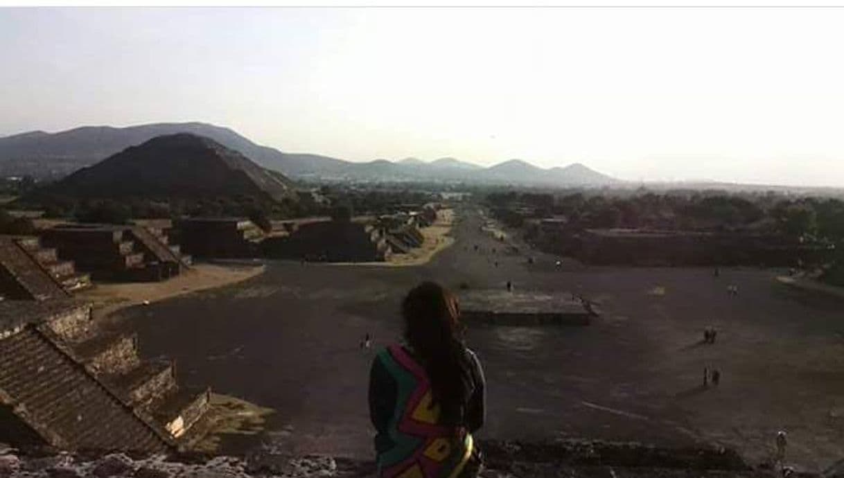 Lugar Piramides De Teotihuacan