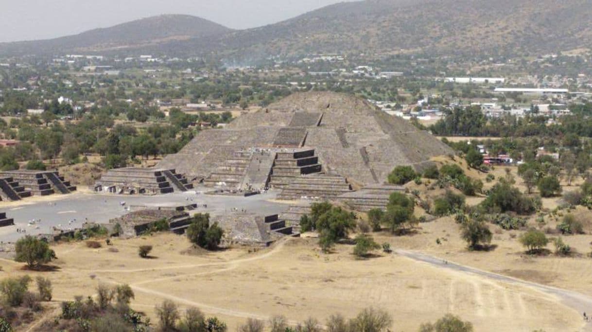 Lugar Teotihuacan Pyramids- Botanical Gardens