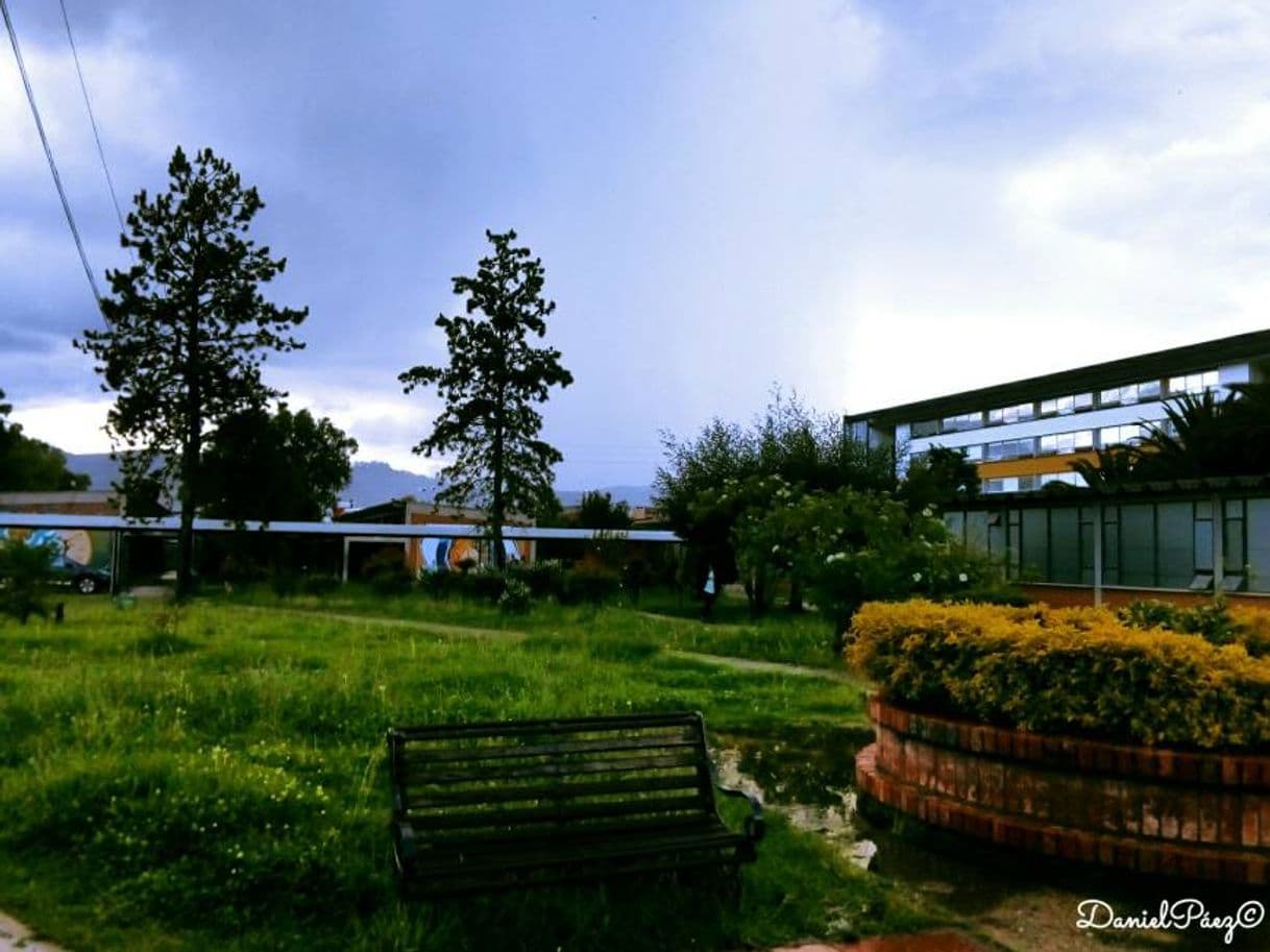 Lugar Universidad Pedagógica y Tecnológica de Colombia