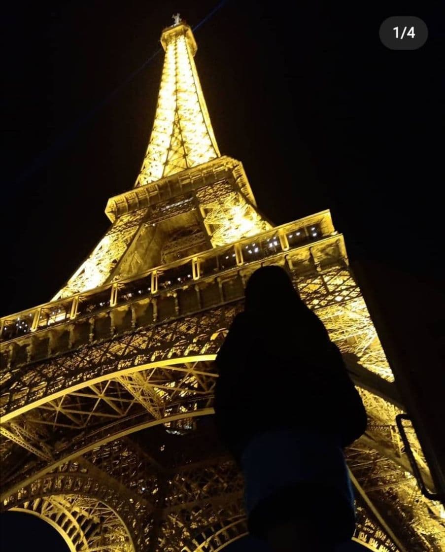 Place Torre Eiffel