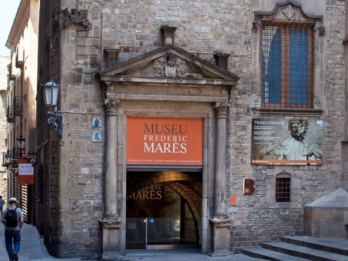 Place Museu Frederic Marès.