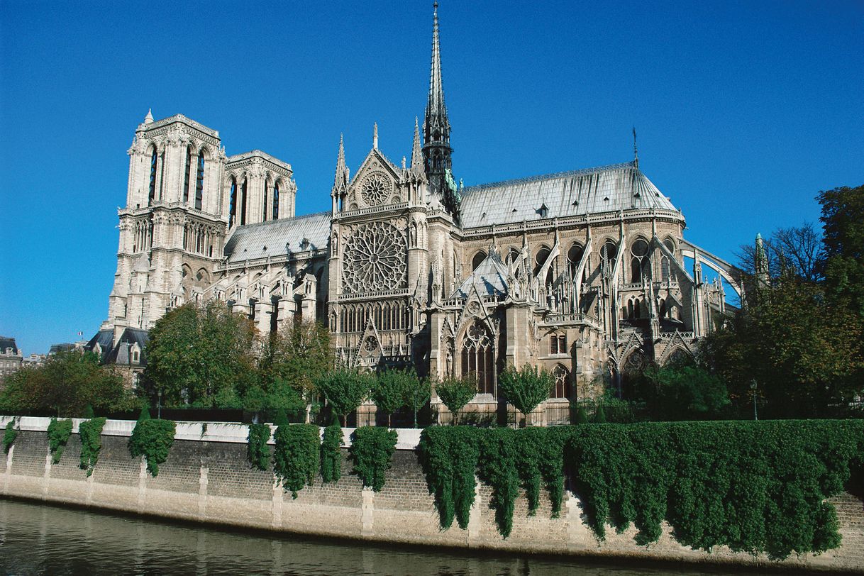 Place Notre Dame