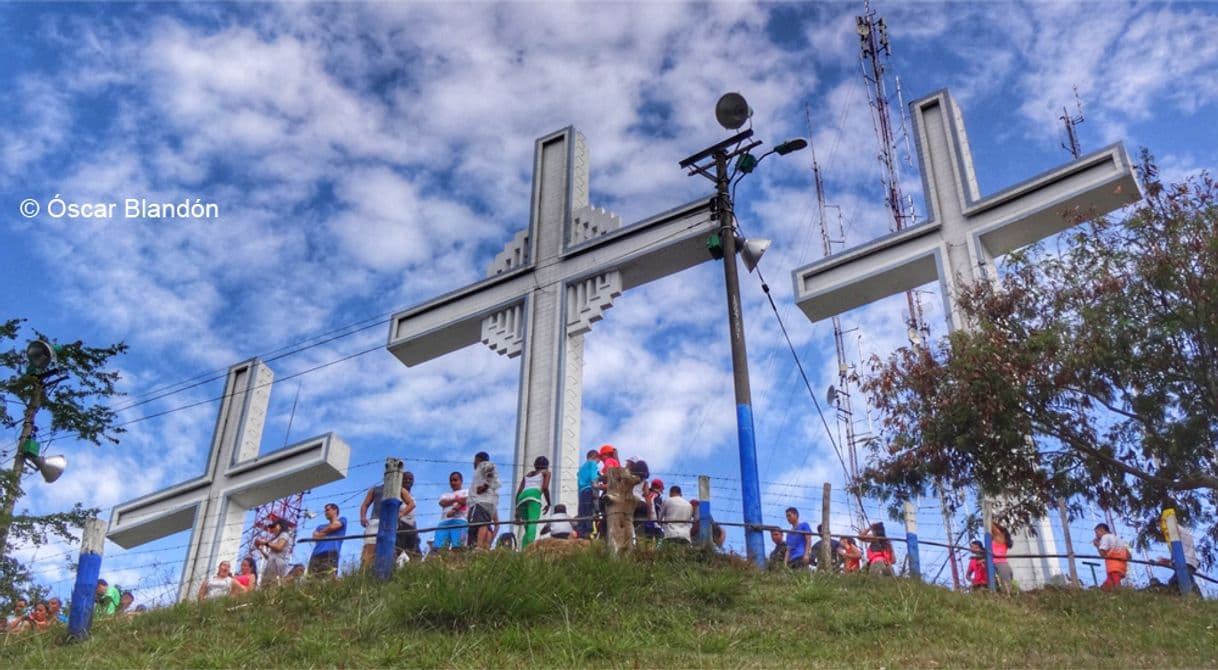 Lugar Cerro de las Tres Cruces