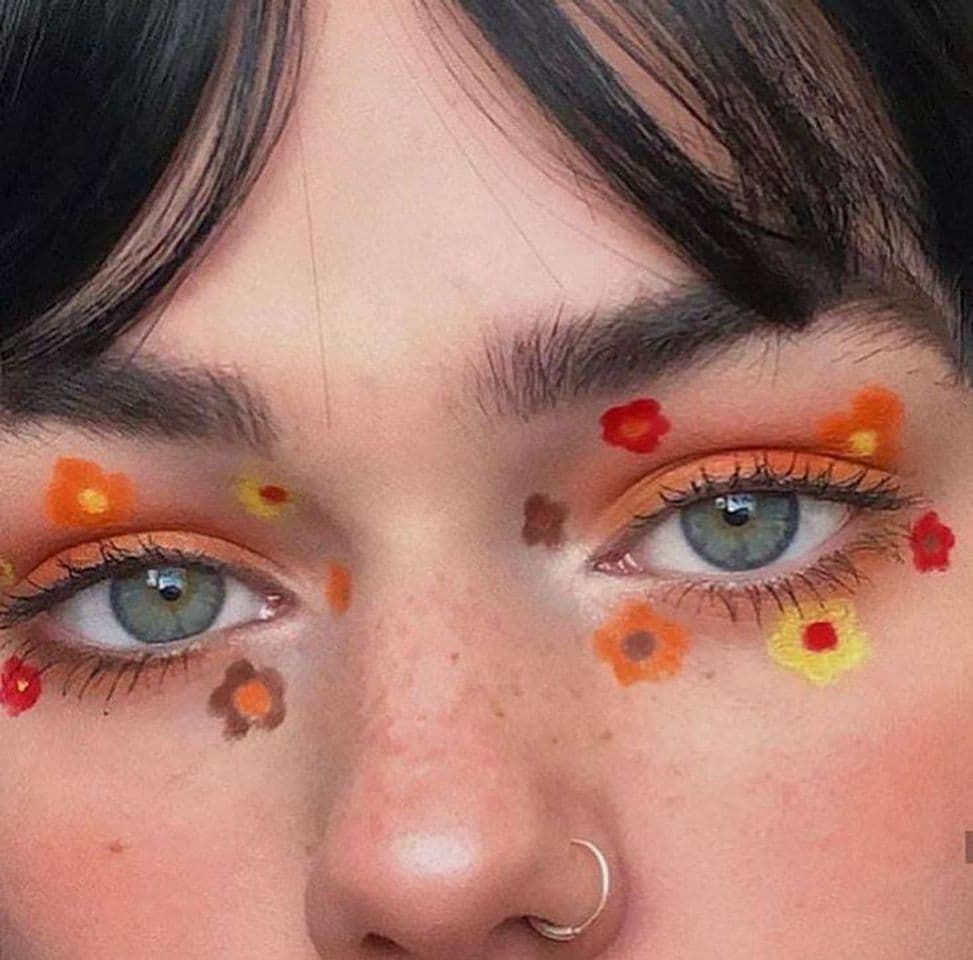 Moda Maquillaje floral 🌼