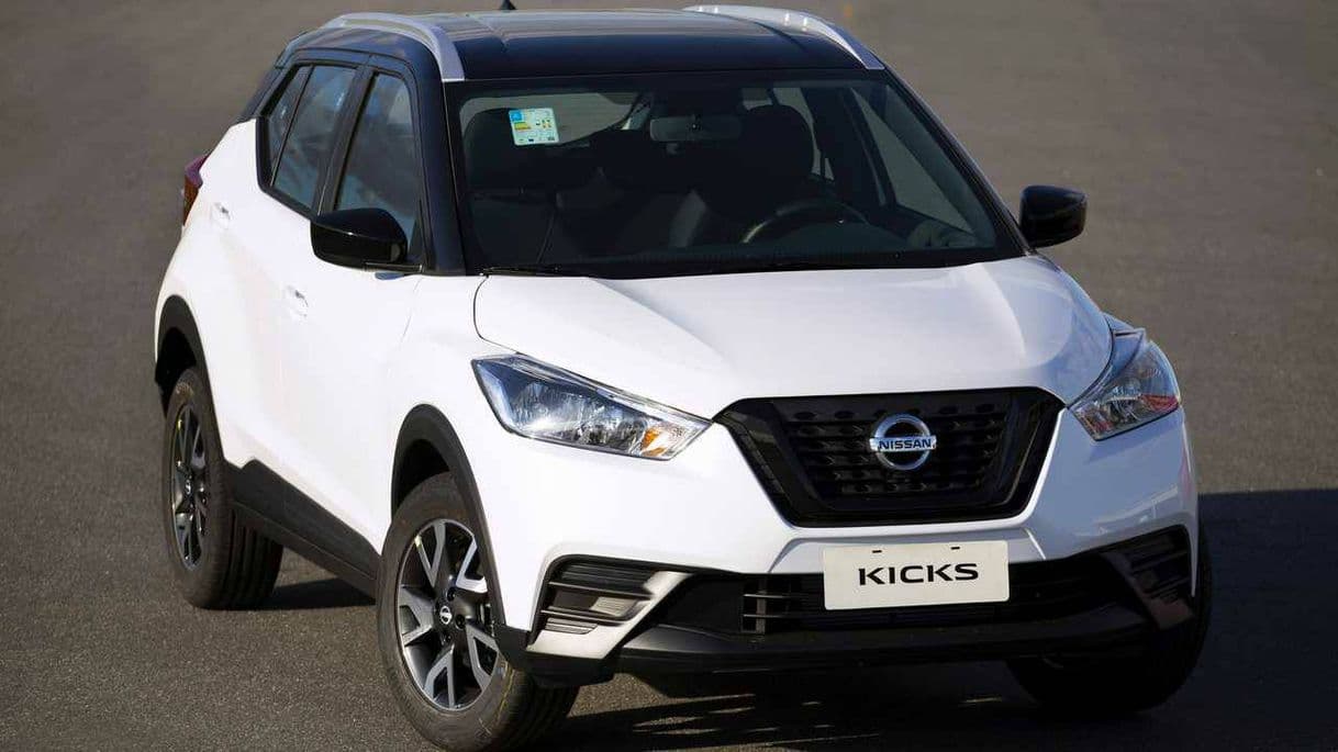 Fashion Nissan kicks 