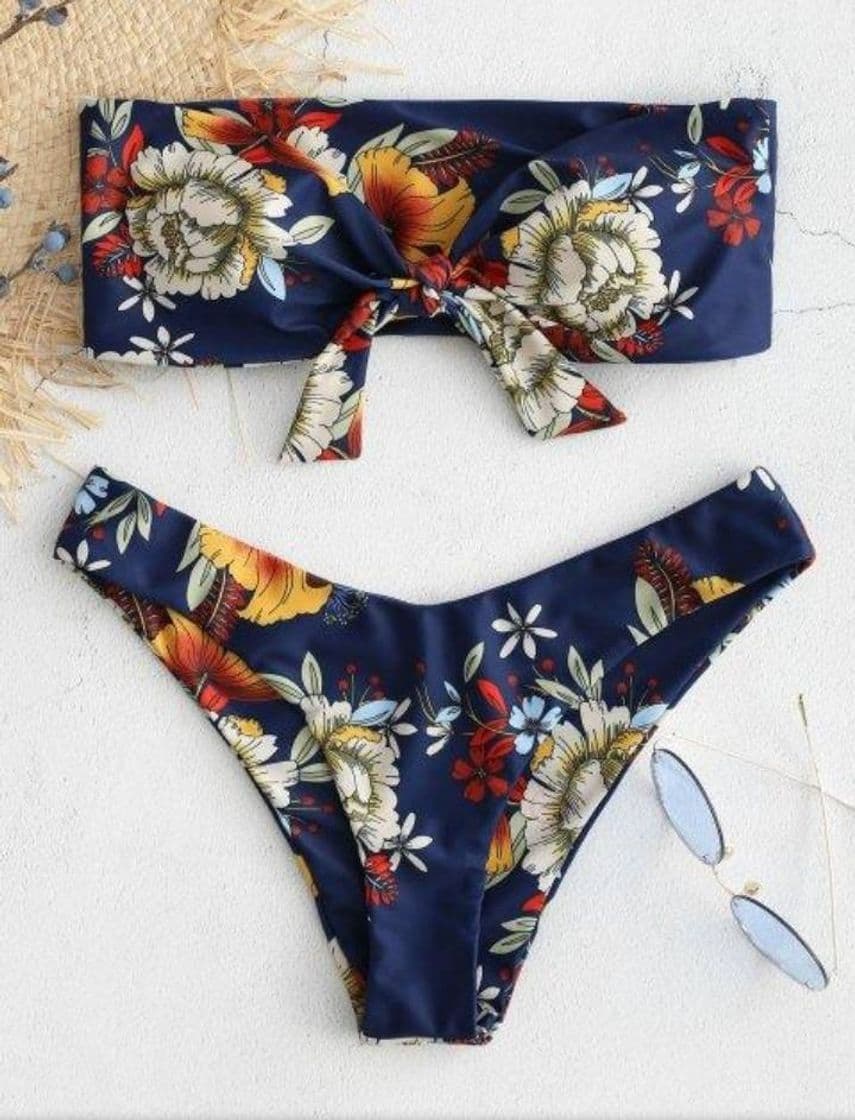 Moda Bikini con nudo floral