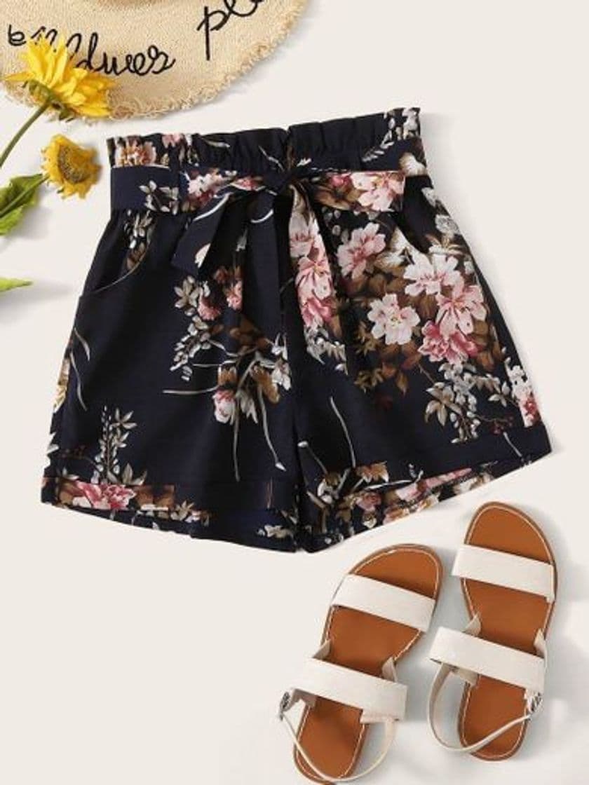 Moda Short de pierna ancha con cinturón y estampado floral