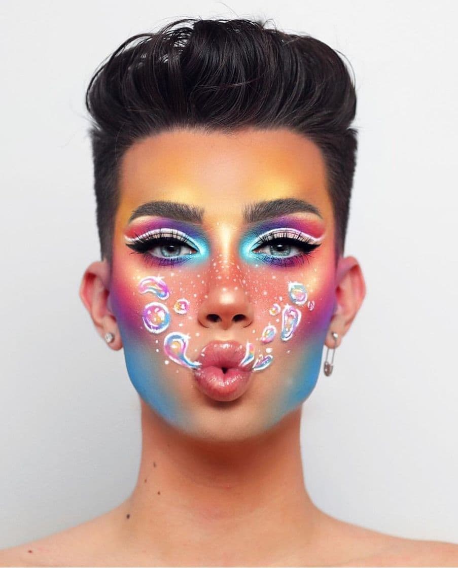 Moda Maquillajes de James Charles 