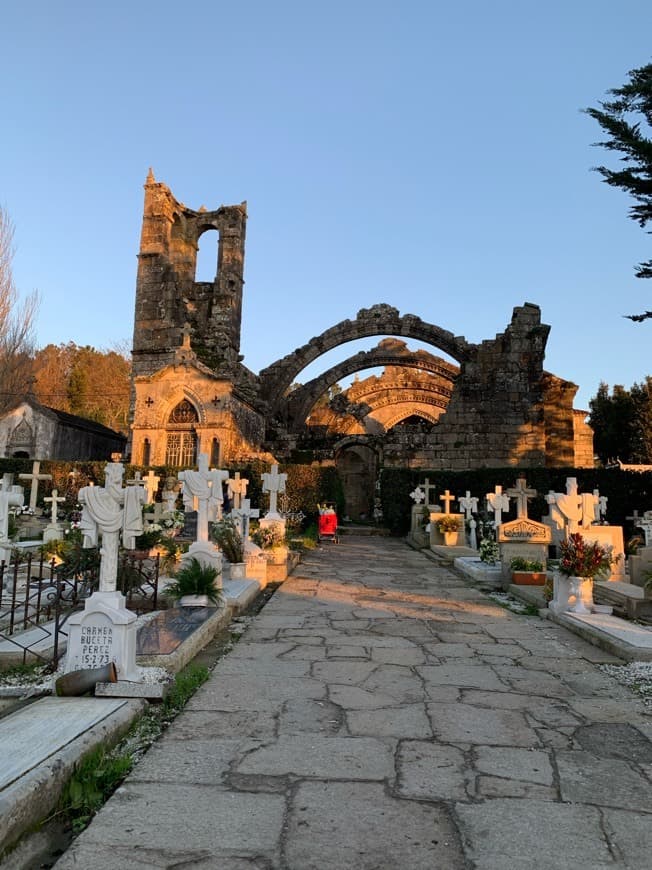 Lugar Ruinas de Santa Mariña