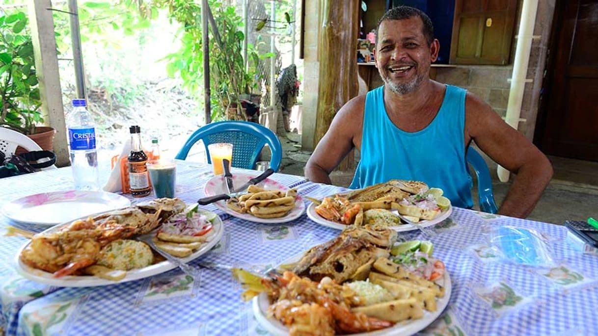 Fashion Deliciosa comida en playa el palmar cito, donde Chepe Aleta.